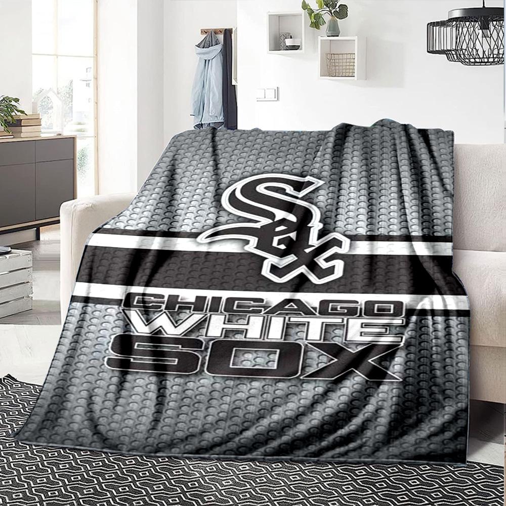 Chicago White Sox Print Flannel Blanket High Quality Warm Comfortable Cover for All Seasons Perfect for Gifts Home Decor