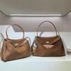 Роскошная сумка-тоут Rodeo Suede Frosted Tote от B: Большая сумка и кроссбоди в европейско-американском стиле