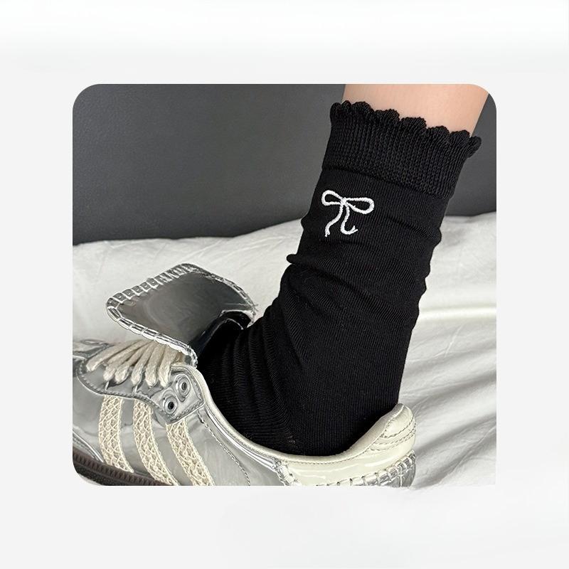 Female Spring and Summer Bow Embroidery Wavy Edge All Build Wicking Sweat In The Tube Pile Pile Cotton Socks