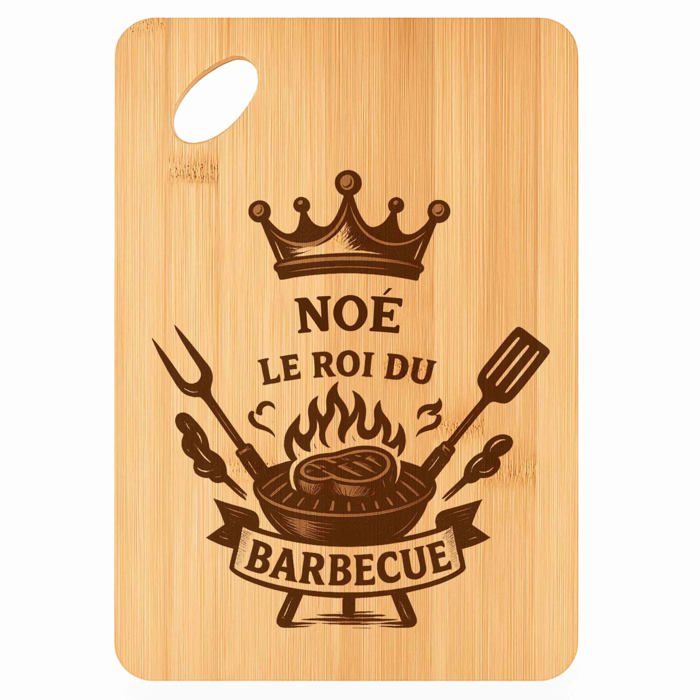 Planche à découper - PLANETEE - Noé Roi du Barbecue - Bambou naturel - 30x20x1 cm - Trou d'accroche 24 mm