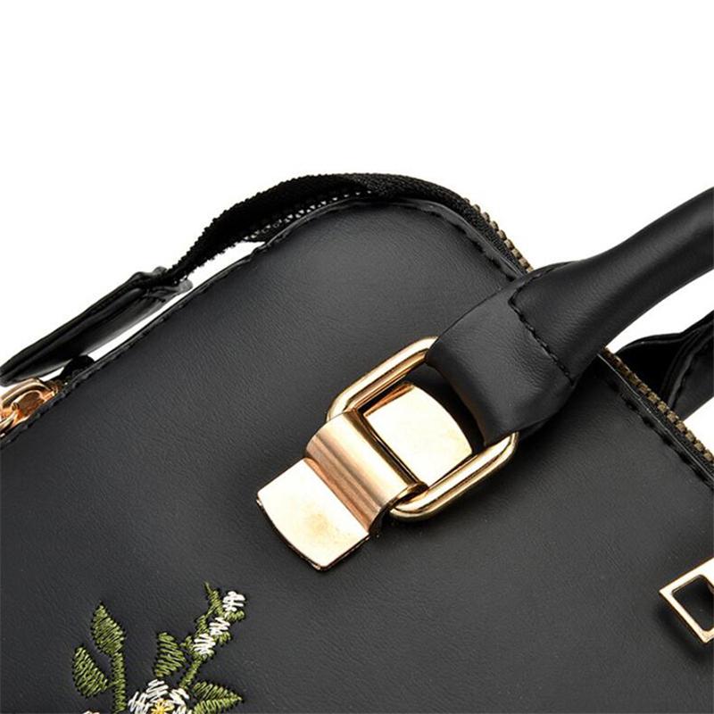 Оригинальная женская сумочка с ремнем через плечо