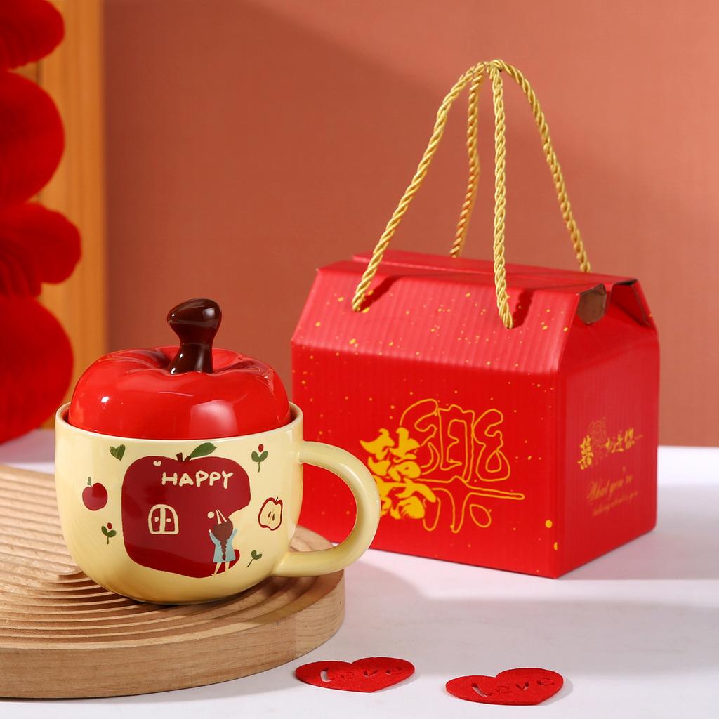 Милая керамическая кружка в виде яблока для девочек, сувенирная кофейная кружка, чашка для воды, персонализированная креативная кружка с крышкой