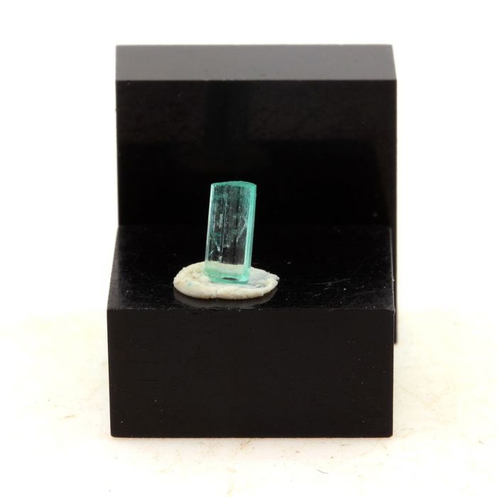 Pierres et Minéraux. Emeraude. 0.62 ct. Mun. De Chivor, Colombie.