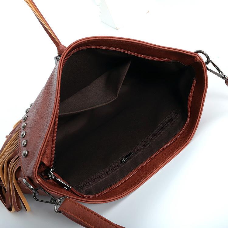 Дизайнерская сумка из искусственной кожи с заклепками, мягкая кожаная сумка для женщин, повседневная сумка с кисточками и заклепками, сумка через плечо, диагональная сумка, женская сумка, большая летняя сумка