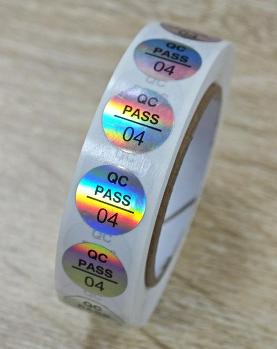 Прозрачная самоклеящаяся этикетка «QC Pass» - Круглая лазерная наклейка для контроля качества