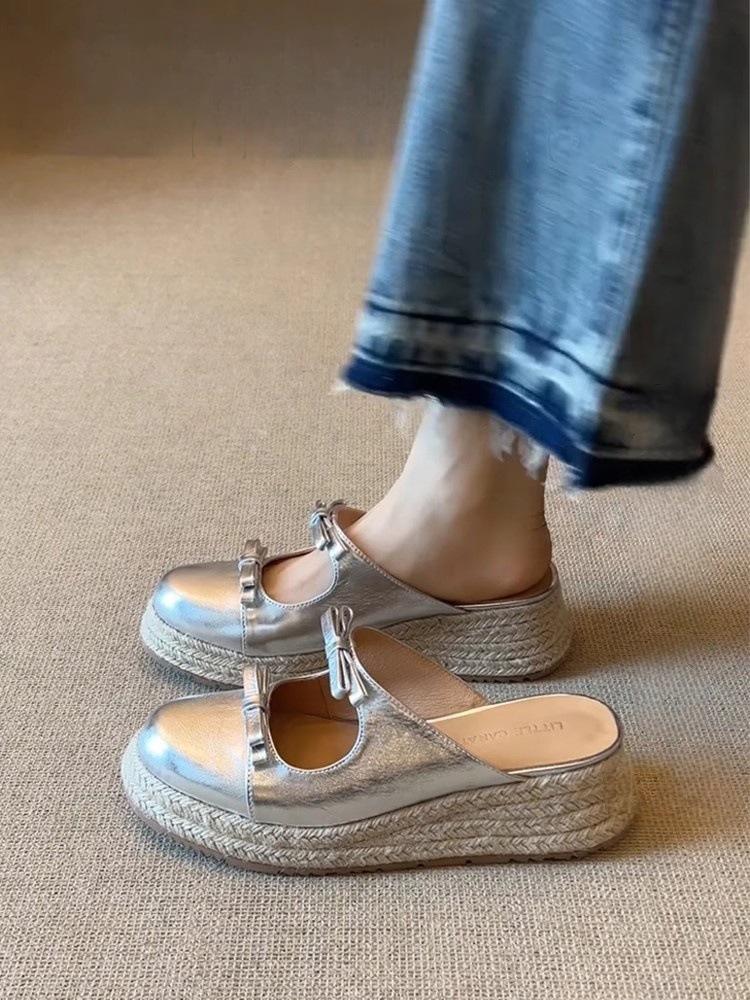 Французская соломенная сумка на толстой подошве, бант на носке, крутые шлепанцы, женские летние 2025, новые, универсальные, юбка, полушлепанцы