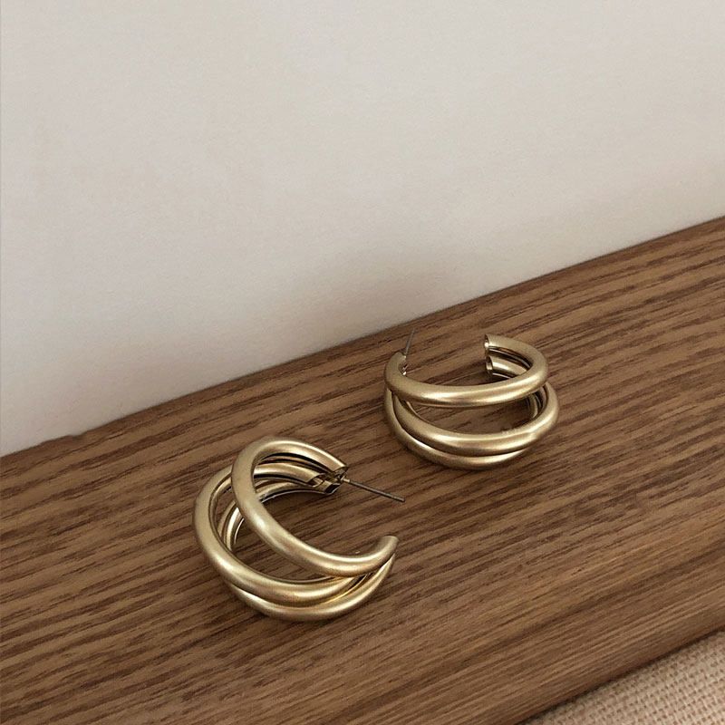 Gold Hoop Earrings for Women, European and American Style, Light Luxury, High-End Feel, 2026 New Trendy Niche Design, Exaggerated Large Ear Hoops