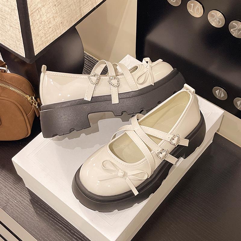 Осень 2025 платформа маленькие кожаные туфли женская юбка 100 сочетающиеся туфли Мэри Джейн женский толстый каблук новая мода