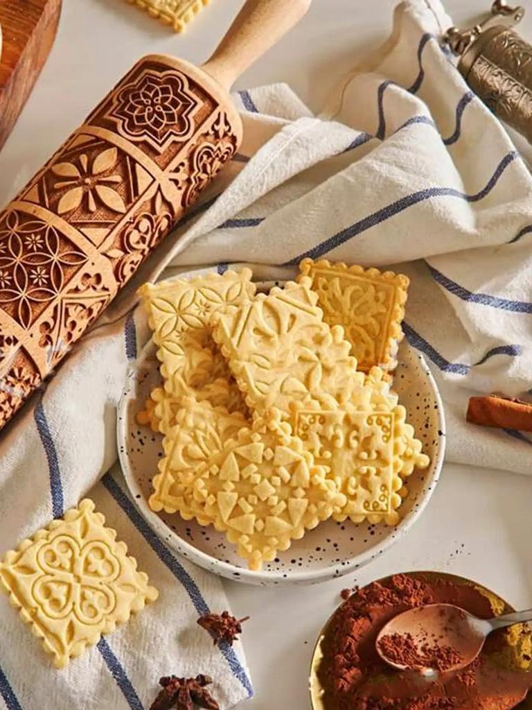 Exquisite Pattern Rolling Pin Wooden Embossing Baking Tools Reindeer Dough Engraved Square Grid Cookies Mold