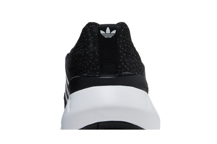 Мужские кроссовки adidas Swift Run 22 Черный Серый Core Black/Cloud White/Grey Five