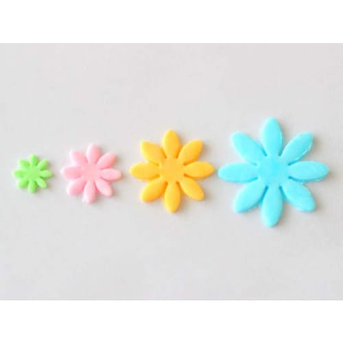 Cotta Daisy Cutter (Set of 4) White, Maximum: Diameter 45 x Height 15mm, Minimum: Diameter 23 x Height 15mm 86774
