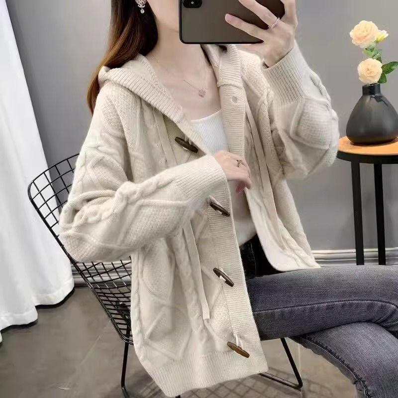 Женский свитер-кардиган с капюшоном. Модный и популярный свободный вязаный кардиган для осени и зимы.