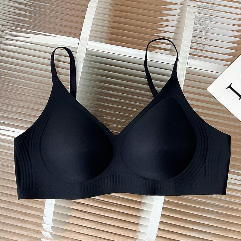 #Gold #summer new model, sexy smooth surface, no steel ring, no imprint, gather bras, close sub-breasts and thin underwear
