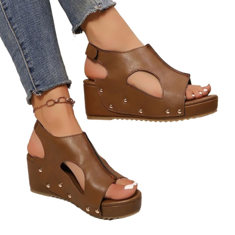 Модные женские удобные сандалии-клинья с открытым носком, на среднем каблуке и платформе, с заклепками, на толстой подошве, кожаная летняя обувь для женщин Zapatos Mujer
