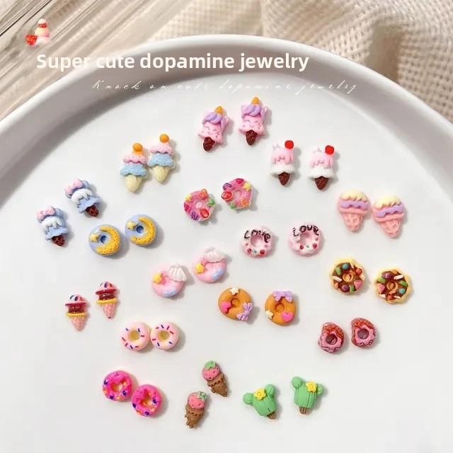 20 шт. 3D смола Мультяшный дизайн Шармы для ногтей Украшения Оптом Смешанный размер Мороженое Пончики Декорации для нейл-арта Детали Кавайи Аксессуары