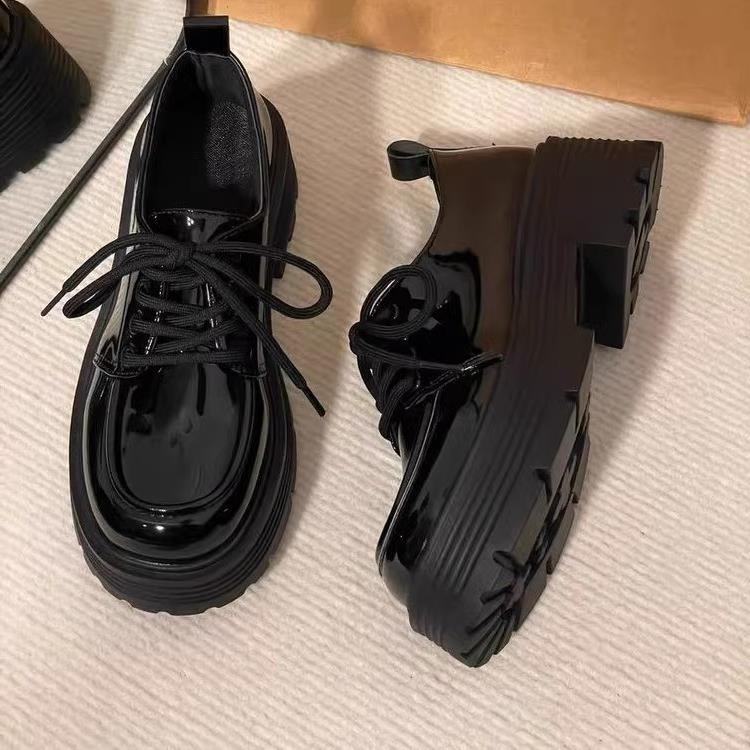 Ботинки из кожи на шнуровке женские туфли в британском стиле универсальные ретро-увеличенные черные японские новые на толстой подошве маленькие модные модели