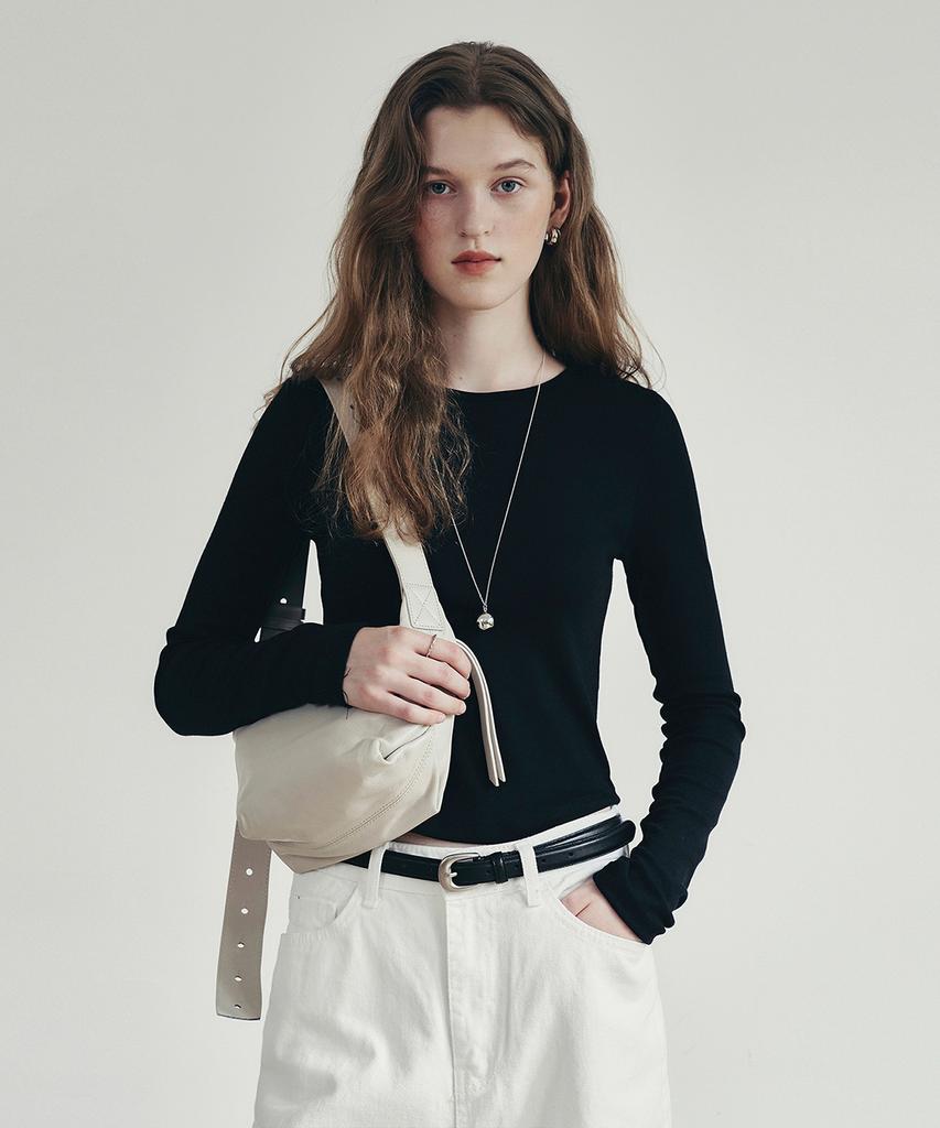 LOEIL Semi-Crop Slim Round T-Shirt - Black