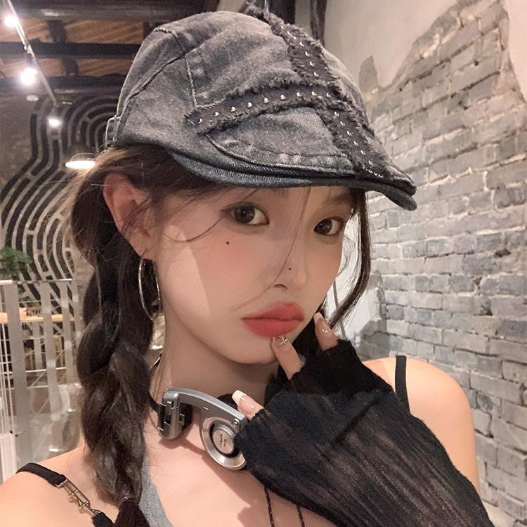 Черная ковбойская шляпа вперед дети моют старое лицо маленький берет большая окружность головы прилив