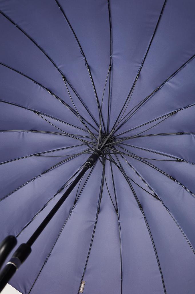 Зонт Waterfront Long Umbrella серии Thunder 20 Night Navy 70 см, который выдерживает сильный ветер и снег Тоямы.