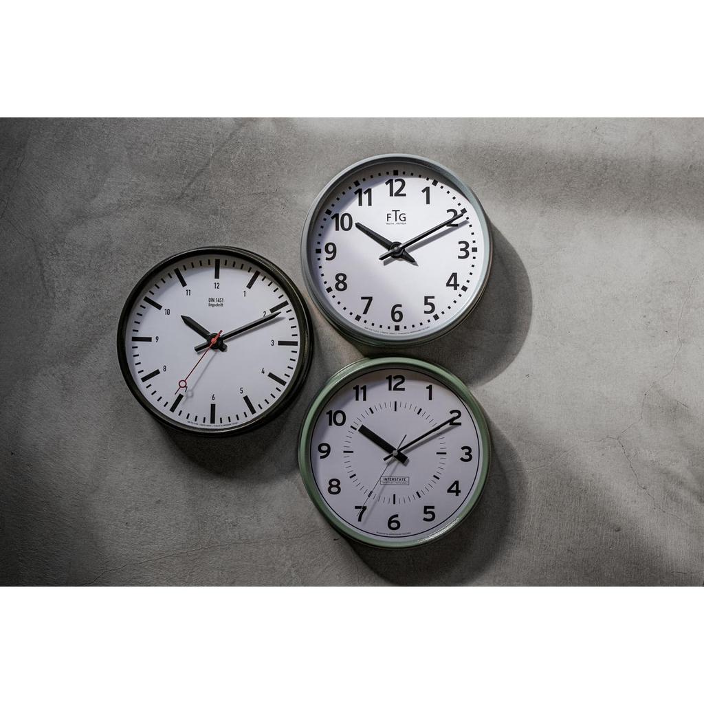 Настенные часы Commune СЕРИЯ TRAFFIC Frutiger AMP-C061