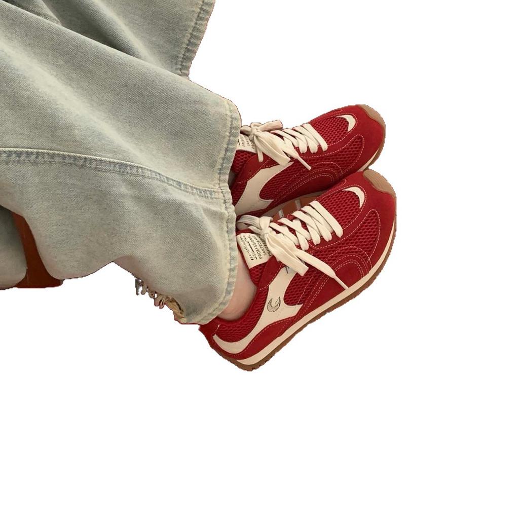 Популярные красные туфли Dexun женские 2025 новая летняя универсальная нишевая дышащая повседневная спортивная обувь