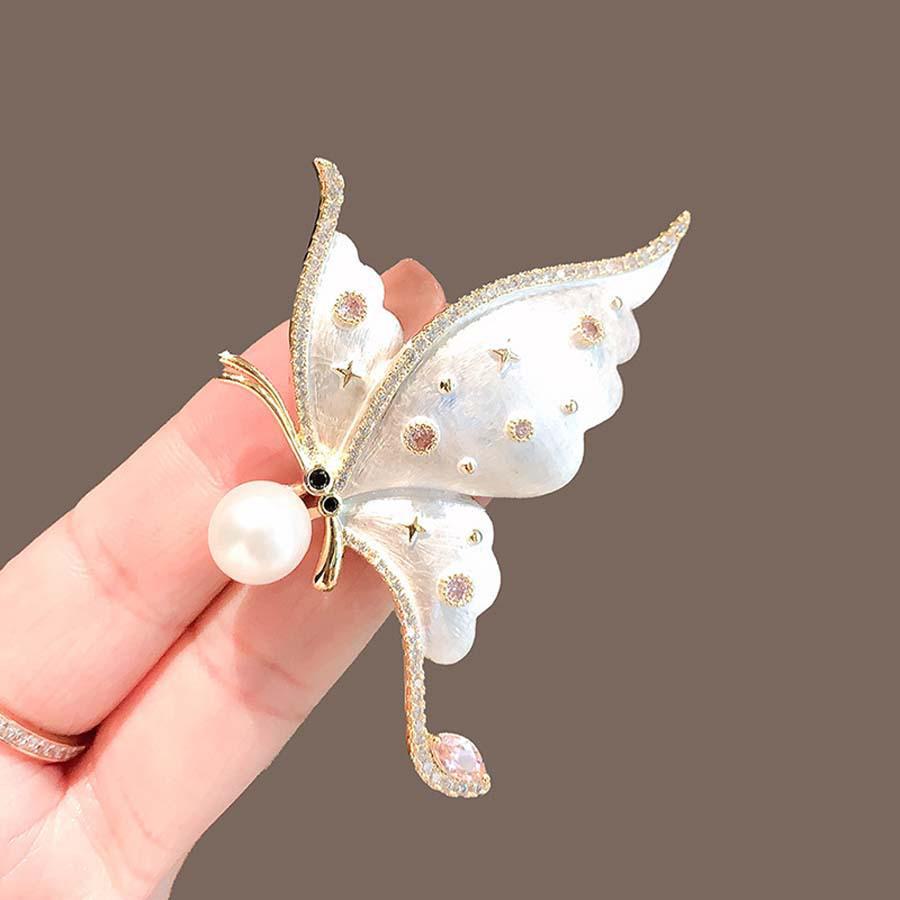 Summer Anti-Exposure Brooch: Fashionable and Luxurious Collar Pin for Women.