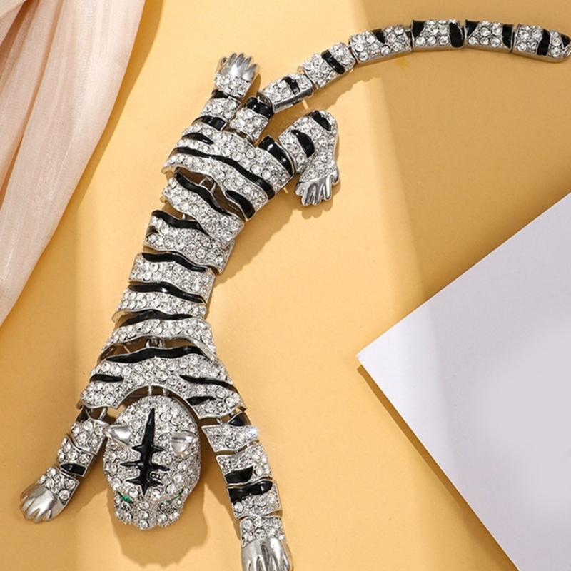 Vintage Rhinestones Tigers Brooch Elegant Rhinestones Tigers Brooch Accessory for Making a Statement at Any Event