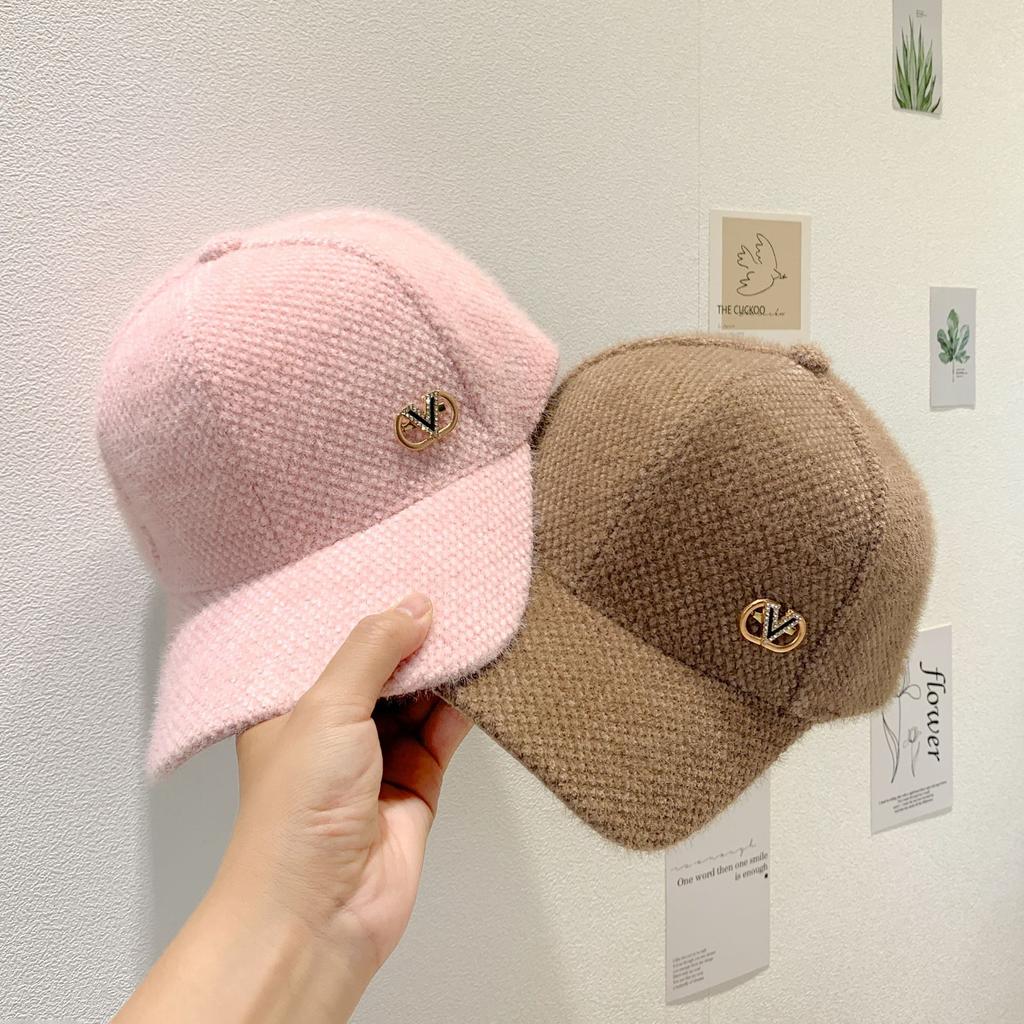 Женская модная бейсболка с вышитыми надписями, мягкая и удобная зимняя шапка для пар