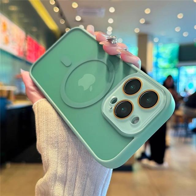 Роскошный чехол для iPhone 16 Pro Max с магнитным креплением Magsafe и защитным матовым полупрозрачным покрытием для iPhone 13 14 15 Plus