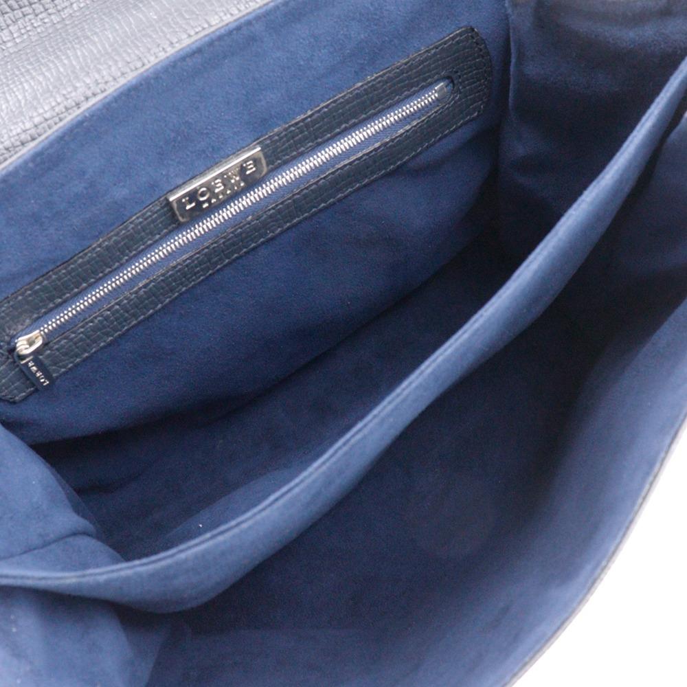 Loewe Одноплечная сумка на ремне из серой кожи Женская Б/У