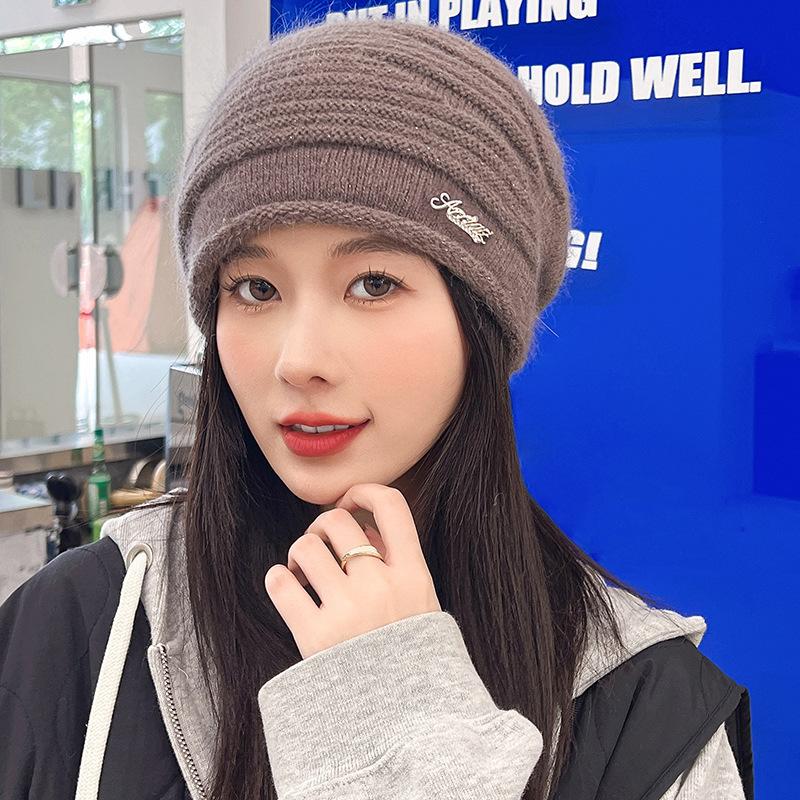Осенне-зимние шапки для женщин Корейская версия Универсальная теплая вязаная шапка-баотоу Модная свободная и подчеркивающая лицо Маленькая шерстяная шапка-колпак от холода
