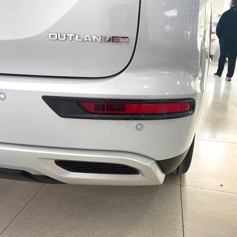 Комплект противотуманных фар и логотипов на зеркала для Mitsubishi Outlander 2023 года