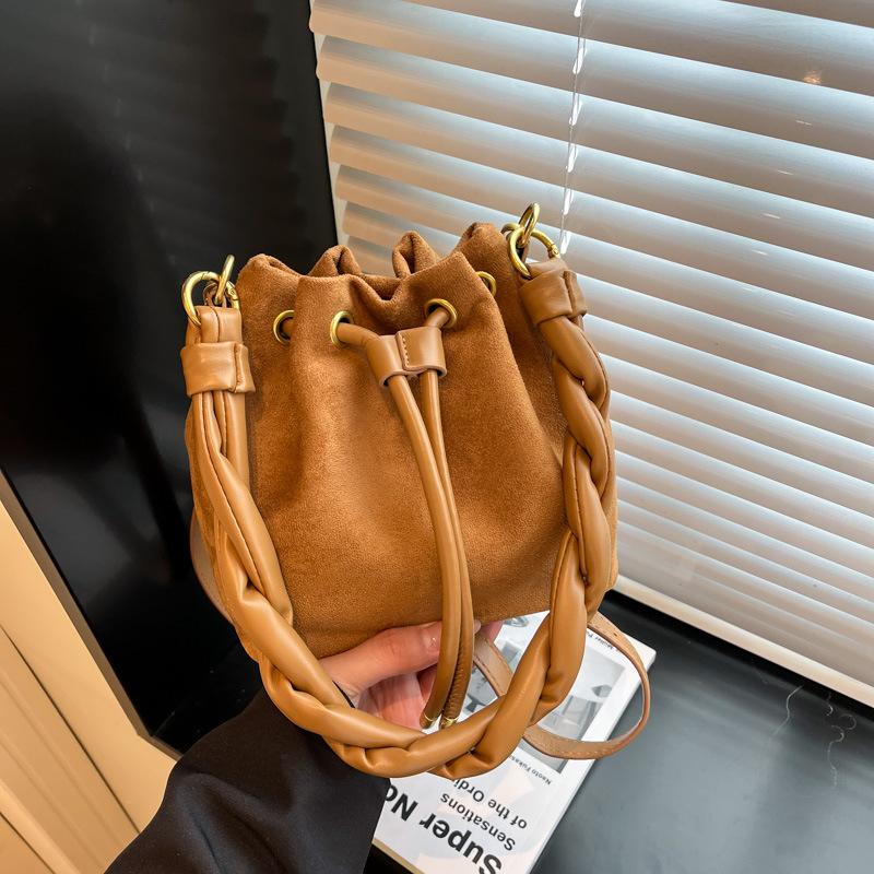 Сумка кроссбоди женская сумка 2025 новая сумка легкая роскошь ниша хай-энд ручная сумка супер огонь леопардовый принт на плечо сумка-ведро