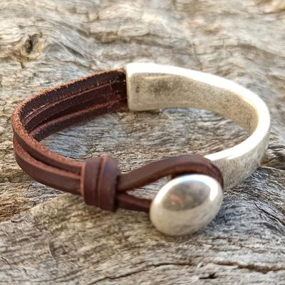 Винтажный элегантный круглый браслет из цинкового сплава с акриловыми вставками – простой шикарный браслет в стиле ретро с кожаными вставками для повседневных и праздничных случаев