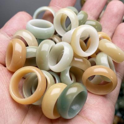 Кольца из натурального белого нефрита «Бодхи» и аксессуары с эффектом состаривания в угольном цвете