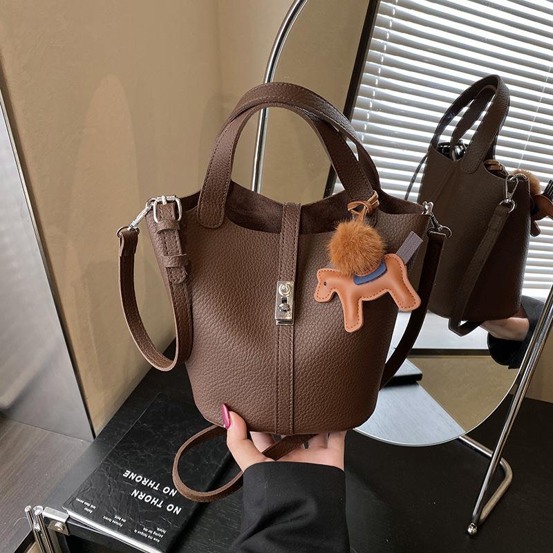 Винтажная маленькая сумка Maillard 2025 новая повседневная универсальная женская сумка-мессенджер изысканная ручная сумка-ведро для мамы