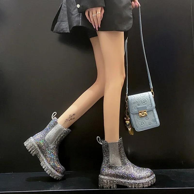 Новые женские блестящие цветные модные резиновые сапоги, всесезонная носибельная обувь для воды, женские уличные водонепроницаемые ботинки средней длины