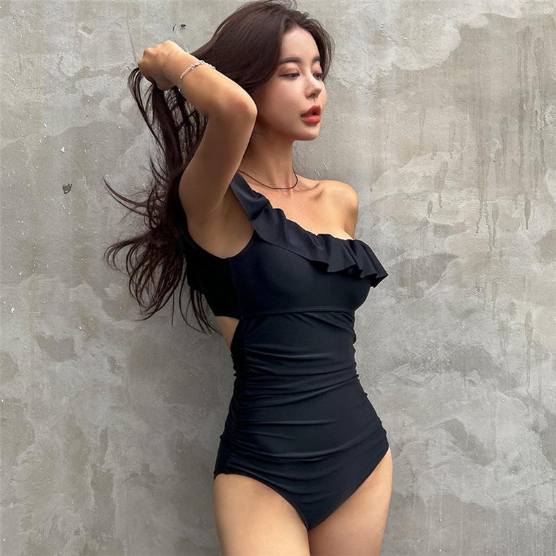 Triangular one-piece swimsuit for women, conservative, belly-covering and thin, simple black, small-breasted fashion, new hot spring swimsuit