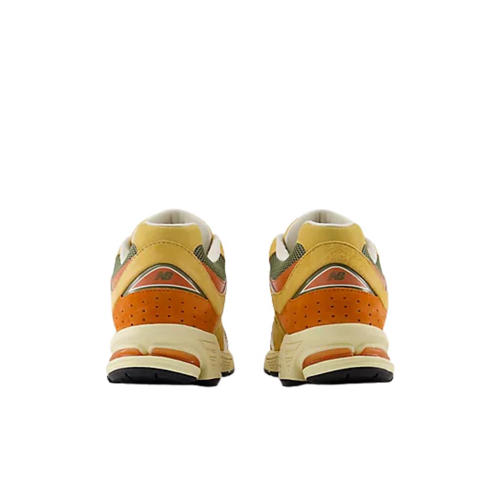 New Balance 2002R Курага Темный Оливин Унисекс Кроссовки Желтый Infield-Clay U2002RPB