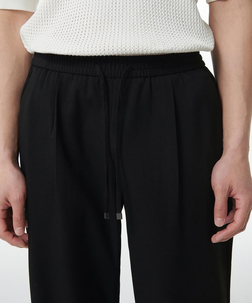 MUSINSA STANDARD Wide Easy Elastic Waist Crop Slacks [Black]