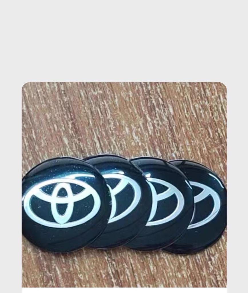 Подходит для моделей Toyota, таких как Camry, Corolla, Reiz, Vios и Levin. Включает логотип и колпаки на колеса.