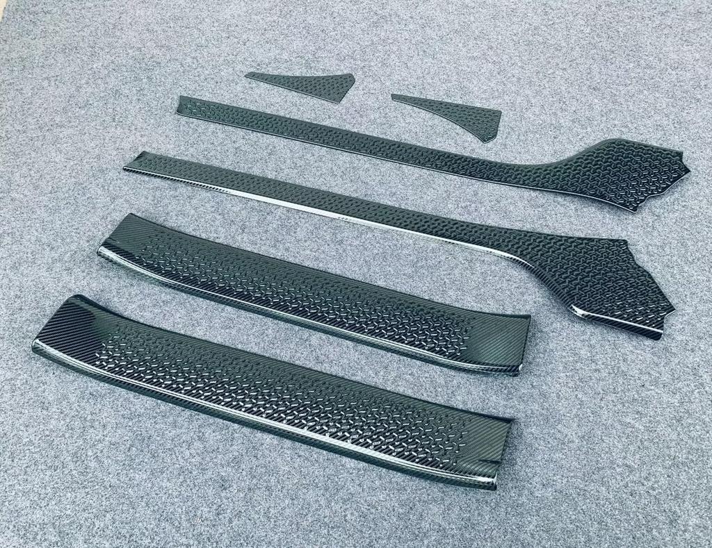Hyorabyn Door Scuff Plates and Side Step Guards for Toyota New Voxy 90 Series New Noah 90 Series 2022 and Stain Carbon Fiber 6 Pieces / (January