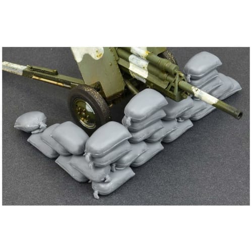 Miniart 1/35 Scale Burlap Sack Set (for Sand, Cement, Vegetables, Flour, Seeds, Etc.) Plastic Model MA35586