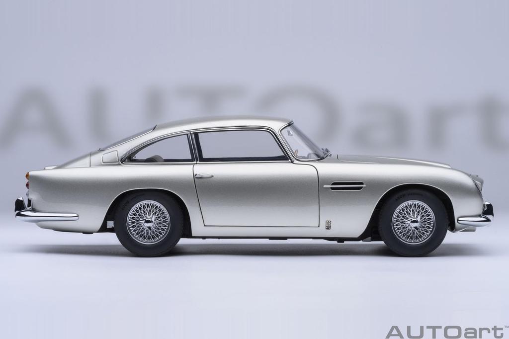 AUTOart Aston Martin DB5 Серебристый металлик Готовое изделие 70287 1/18