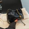 Women's Simple Pleats Underarm Bag Korean Retro Versatile One Shoulder Crossbady Bags Fashionable Commuting Chain Bucket Pack