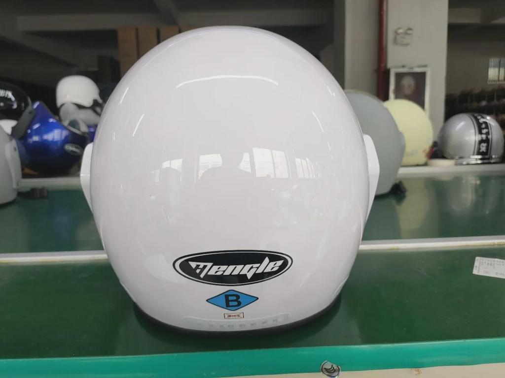 Всесезонный защитный шлем для электромобиля с защитой ушей для взрослых