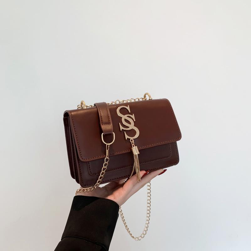 Новая модная тенденция с буквенным принтом и фурнитурой Простая повседневная летняя ретро-повседневная сумка через плечо с цепочкой для женщин