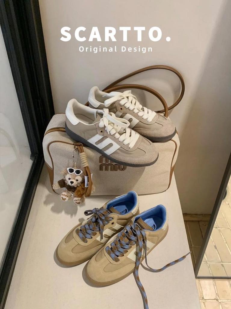 2025 Весна/Лето Популярный стиль Douyin Немецкие белые тренировочные кроссовки на низком каблуке: Удобная повседневная спортивная обувь для студентов