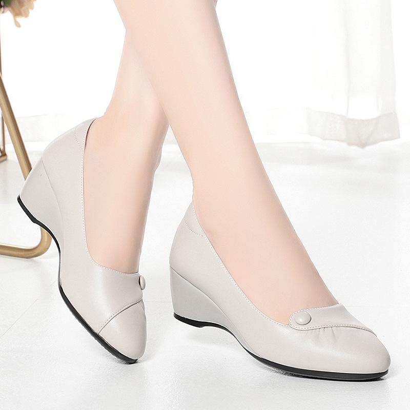 Женская мода Легкие удобные туфли на танкетке Весна Осень Женские повседневные туфли Обувь для улицы Черные кожаные туфли-лодочки