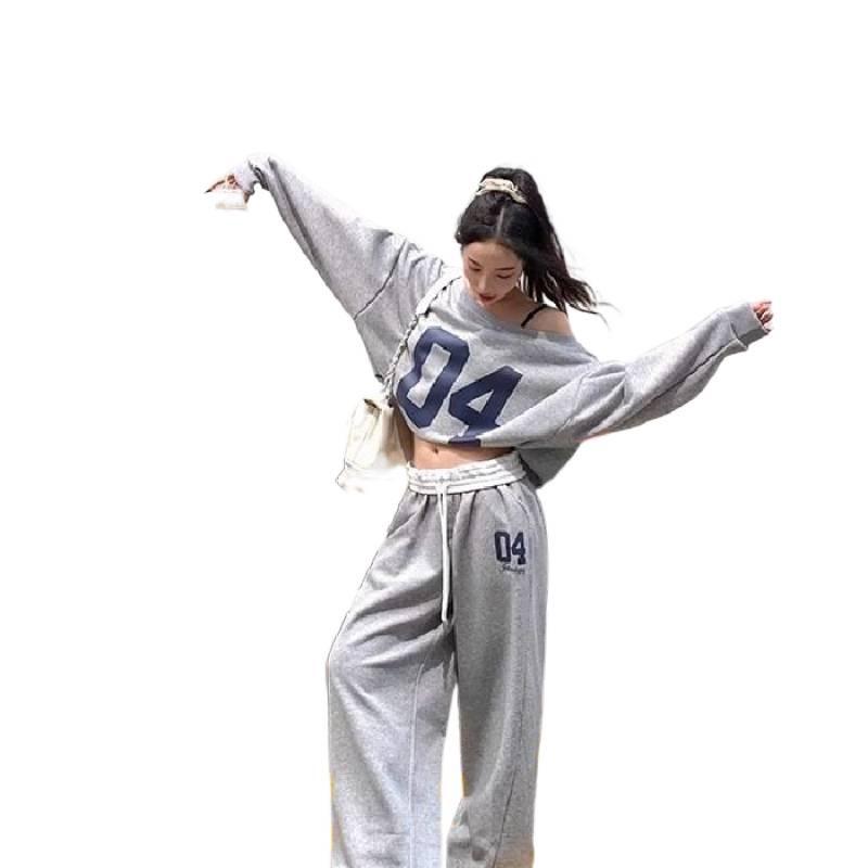 Женский осенний спортивный костюм в корейском стиле: Свободный крой и стройнящие брюки с широкими штанинами, комплект из двух предметов - Модный тренд инфлюенсеров.